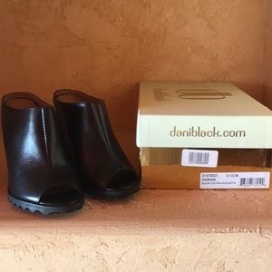 NEW daniblack slide sandals